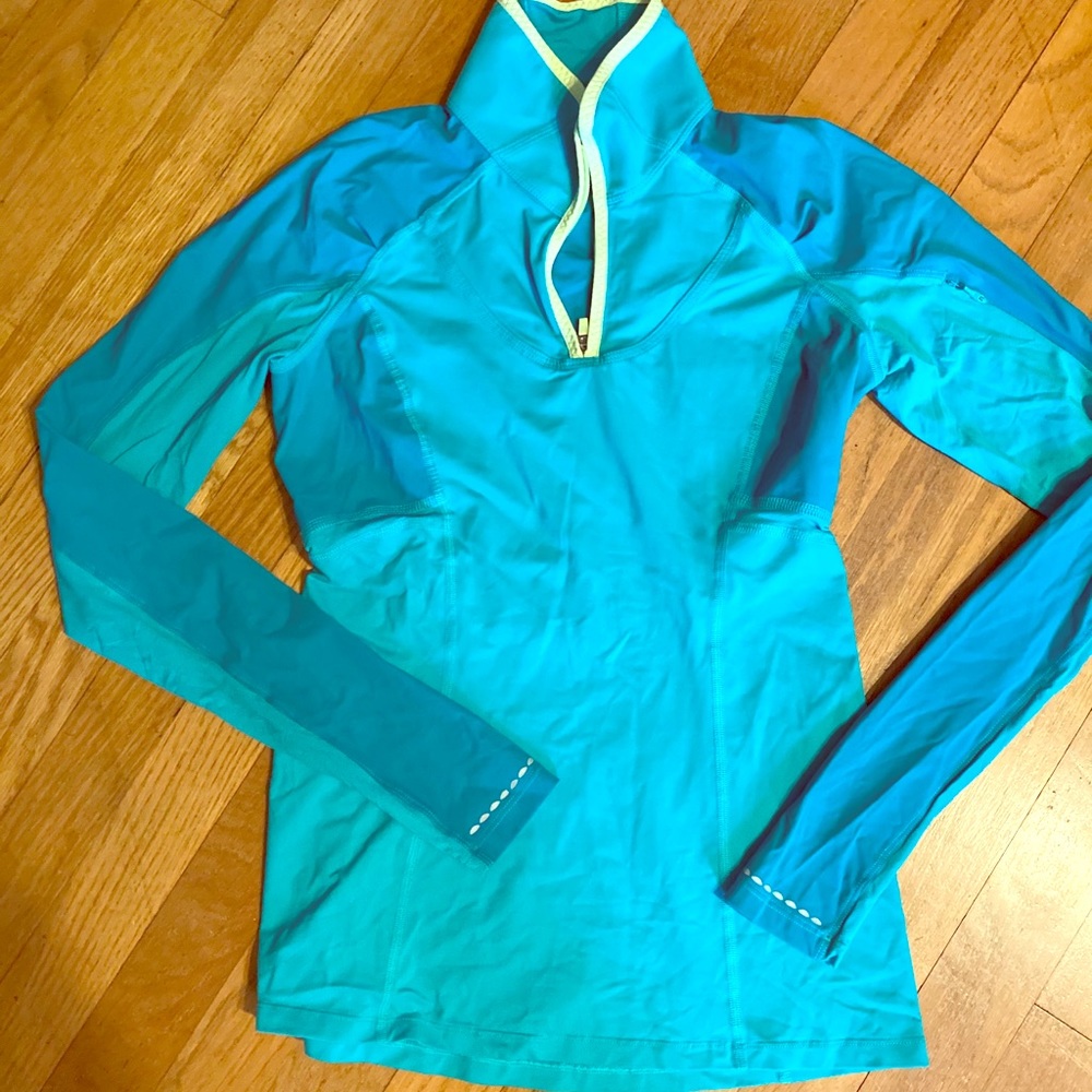 Lululemon long sleeve running top. Teal.